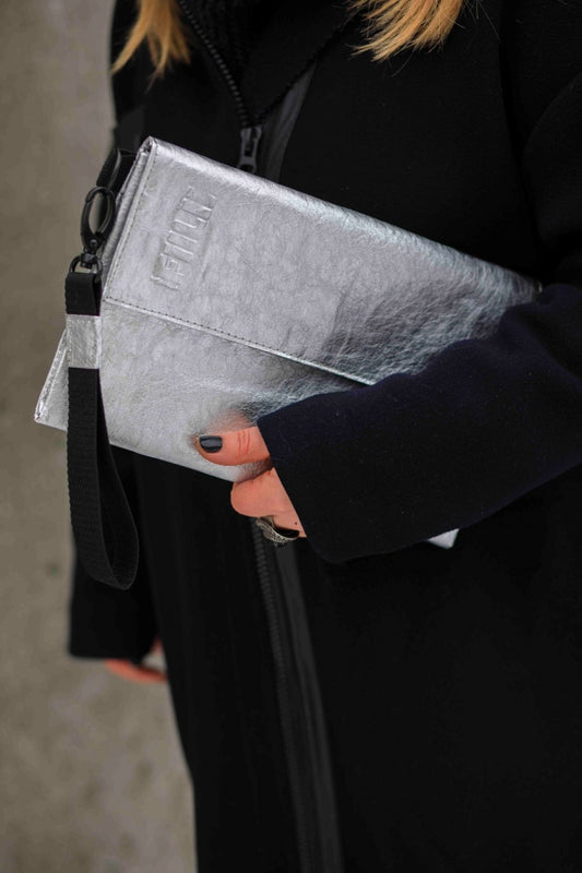 Fiilii design sudraba clutch soma