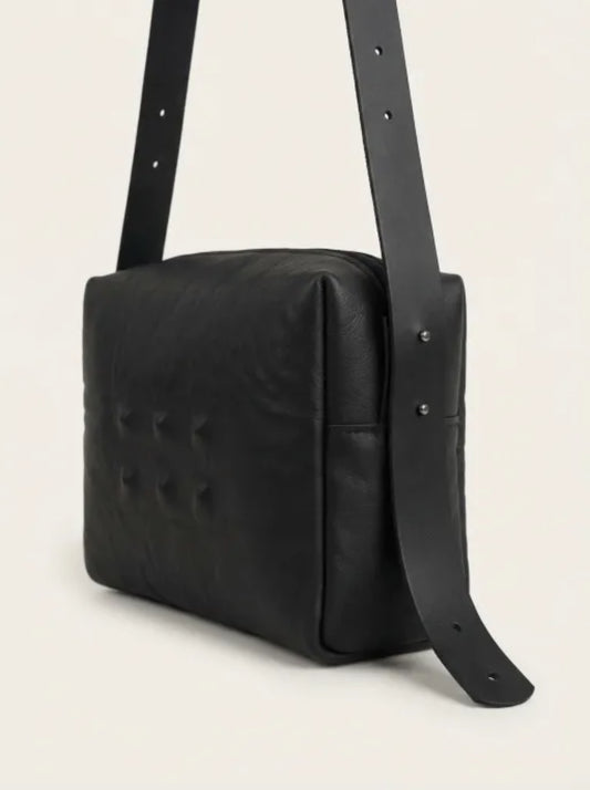 Terra Ash melnas krāsas ādas soma